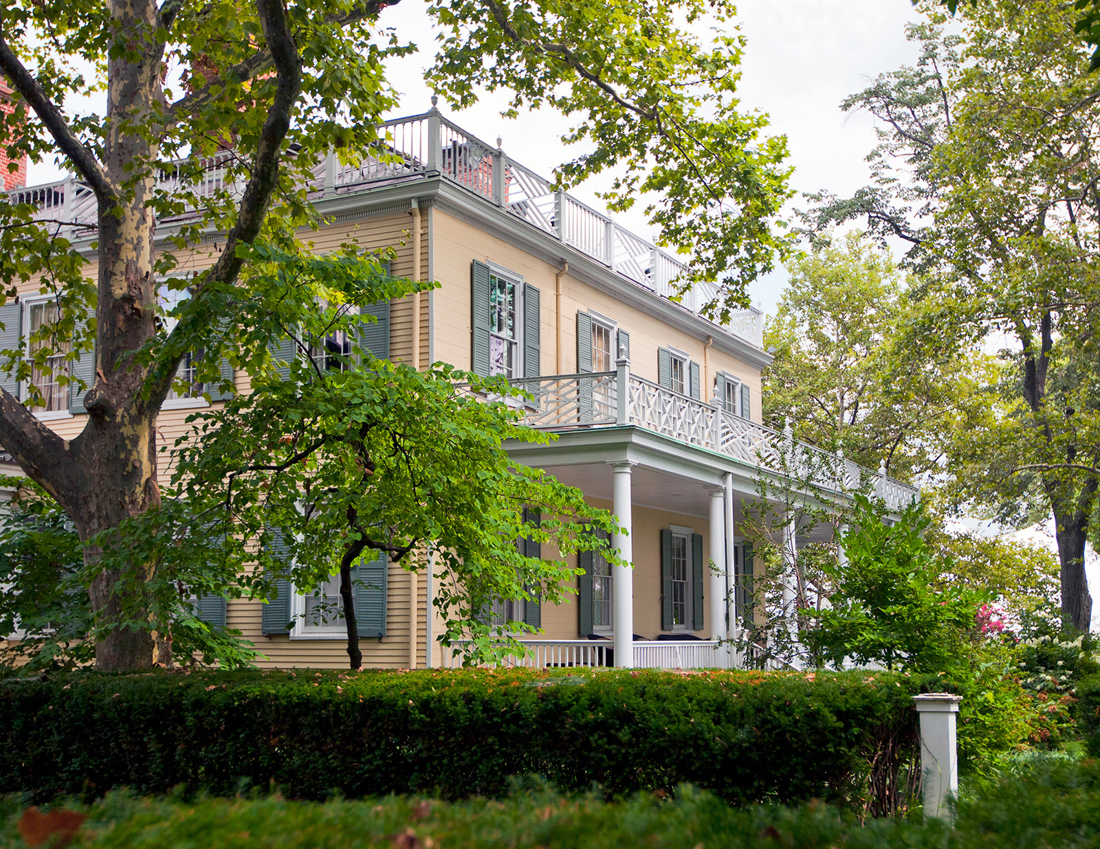 The Socialist Mayor’s Secret: How NYC’s Zohran Mamdani Campaigned as a Man of the People While His Family Circulated Among Global Elites